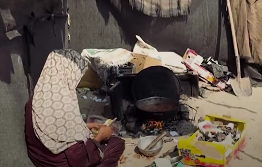 Thumbnail preview image for the video titled: Shocking documentation of the suffering of the displaced in Gaza due to the catastrophic pollution caused by the genocide