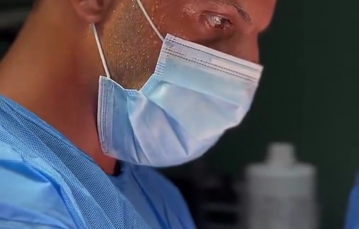 Thumbnail preview image for the video titled: The medical teams at Nasser Hospital continue performing surgeries under unbearable heat and severe time pressure