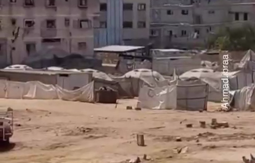 Thumbnail preview image for the video titled: Heavy Israeli airstrikes on southeastern Gaza City neighborhoods