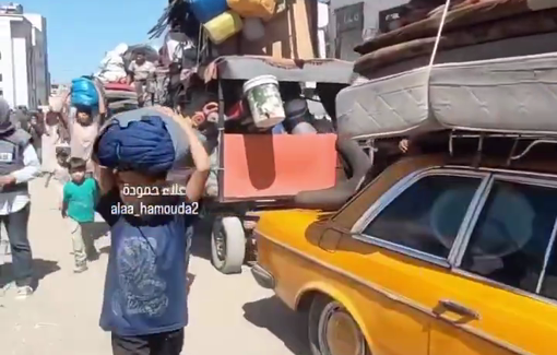 Thumbnail preview image for the video titled: Long line of displacement form Gaza City to southern Gaza