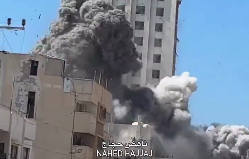 Thumbnail preview image for the video titled: Israel bombs and destroys Al-Ghifari Tower