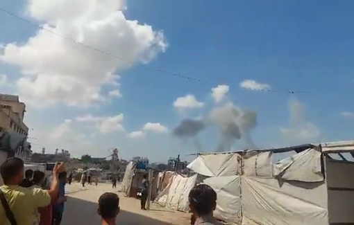 Thumbnail preview image for the video titled: Moment of Israeli carpet bombing of southern Gaza City