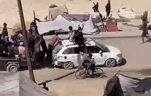 Thumbnail preview image for the video titled: Joy of return to northern Gaza