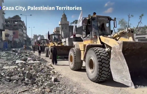 Thumbnail preview image for the video titled: Gaza City Municipality begins clearing rubble