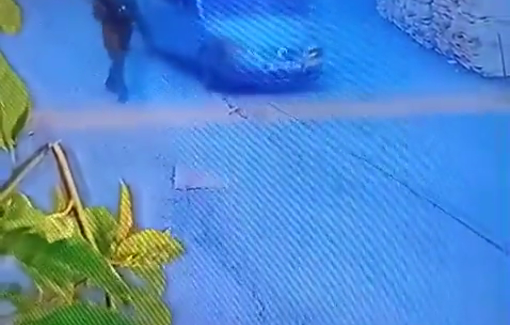 Thumbnail preview image for the video titled: Israeli forces seized a vehicle during their raid on the town of Beit Ummar