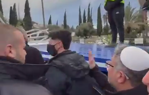 Thumbnail preview image for the video titled: Ben Gvir overseeing the demolition of the tent of the martyr Izz al-Din al-Qassam in the historic Haifa cemetery