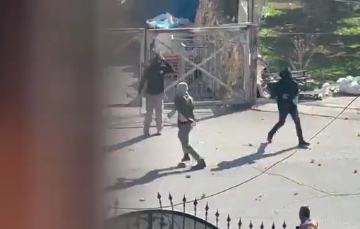 Thumbnail preview image for the video titled: Settlers attack citizens' homes at the entrance to Deir Jarir village