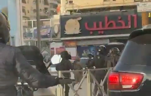 Thumbnail preview image for the video titled: Moment the Israeli forces raided Shu'fat refugee camp for the "Capital Shield" operation