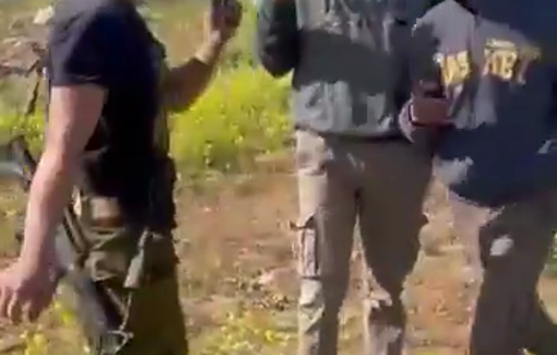 Thumbnail preview image for the video titled: An armed settler attacked Palestinian citizens in the Huwara area of ​​Masafer Yatta.