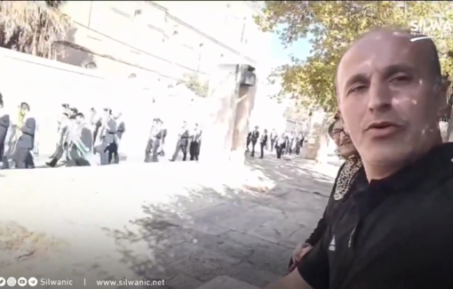 Thumbnail preview image for the video titled: Over 150 settlers desecrate Al-Aqsa mosque compound to celebrate Sukkot