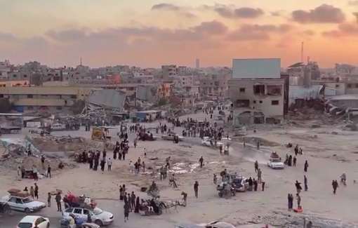 Thumbnail preview image for the video titled: Dozens of families are fleeing eastern Khan Younis after the IDF threatened and shelled residential blocks in the area